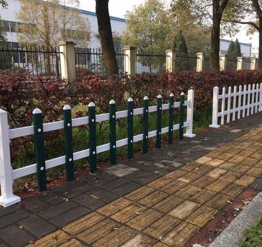 深圳PVC護(hù)欄 塑造現(xiàn)代城市景觀的綠色選擇